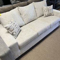 Stunning Cozy Stylish Couch 