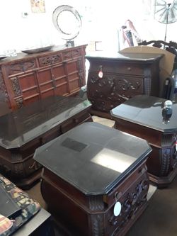 Gorgeous 4 piece living room table set