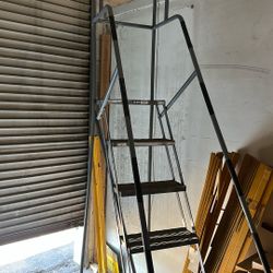 Narrow Isle Rolling Staircase