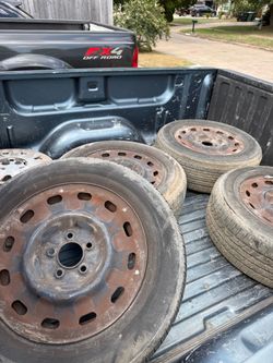 Lincoln or Grand Marquis wheels