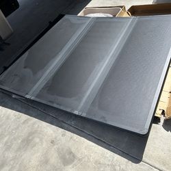 Hard trifold truck cover