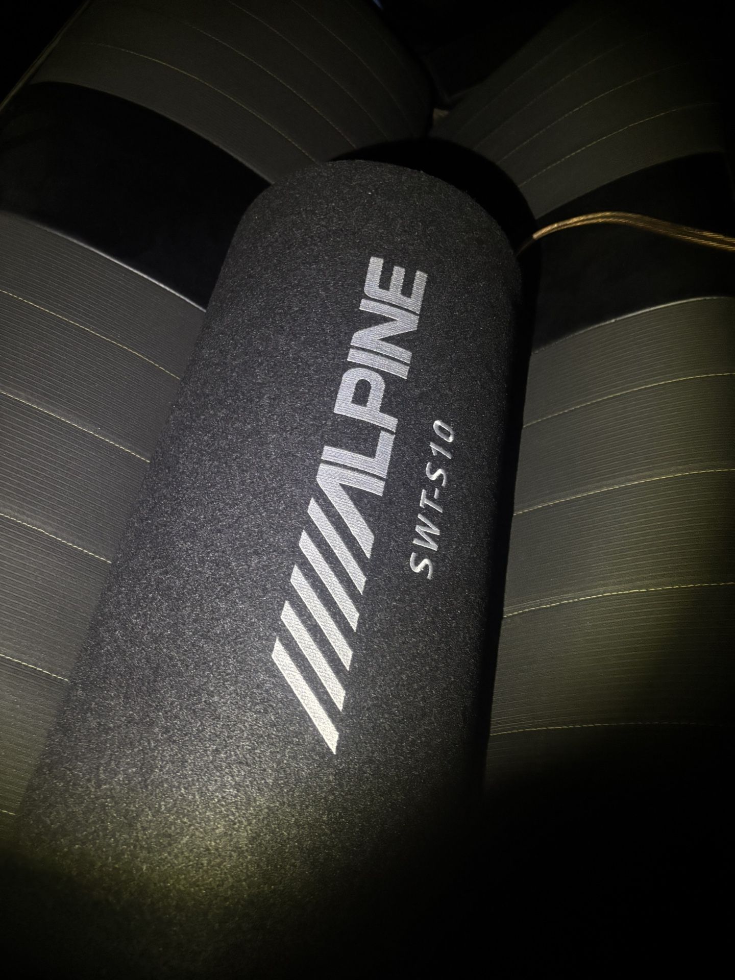 Alpine Tube Subwoofer 