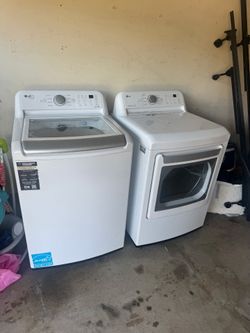 LG 2025 WASHER AND DRYER SET