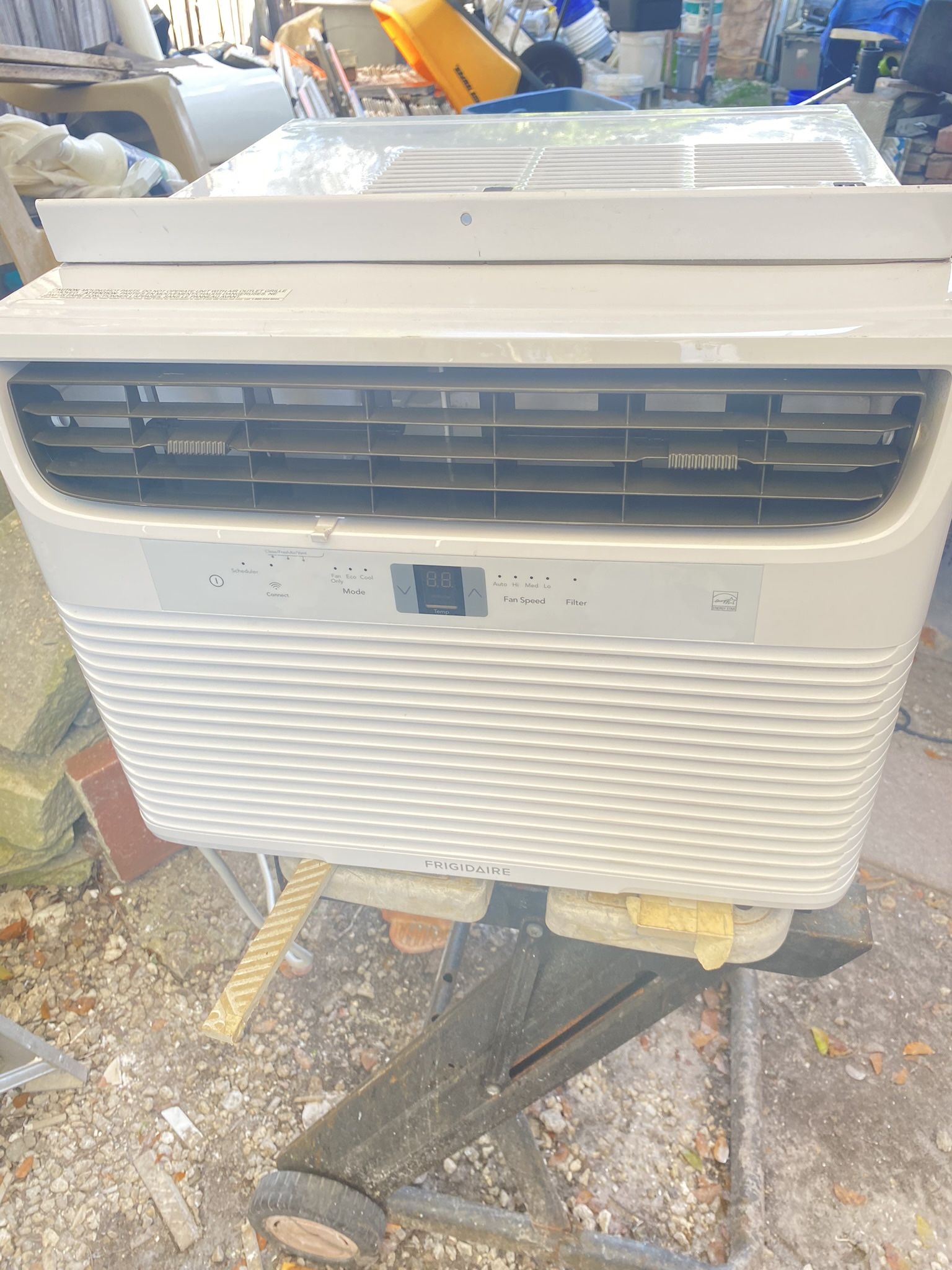 Frigidaire AC unit 10,00 BTU