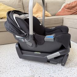 Nuna PIPA Lite LX Black Infant Baby Car Seat with  Base