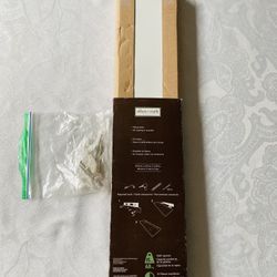 Famous Allen+Roth “Hidden Bracket Ledge”. Floating shelf. White. New. Still in original packaging. 23.6x4.5x1.25 in. Great bargain for this brand.