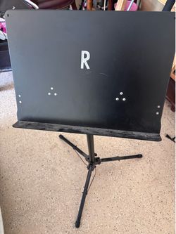 Music Stand / Adjustable Metal Stand