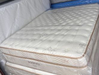 Saatva Classic Luxury Firm Queen Mattress 