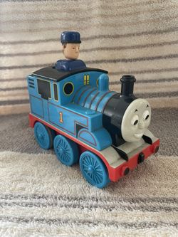 Thomas Tank Engine & Conductor Push & Go TOMY Train 2004 Gullane 6x6x3”