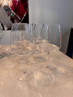 6 Set of Clear Stemmed Wine Glasses