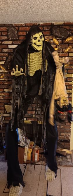 Spirit Halloween 7ft Towering Boogeyman Animatronic