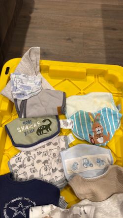 Baby bibs,hats and mittens selling together