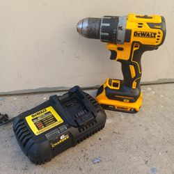 DeWalt DCD791 Brushless XR 20V 1/2" Drive Cordless Drill/Driver Kit With 6Ah Charger