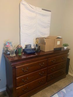 Dark Wood 6-Drawer Dresser set