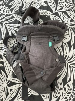 Flip 4-in-1 Convertible Baby Carrier