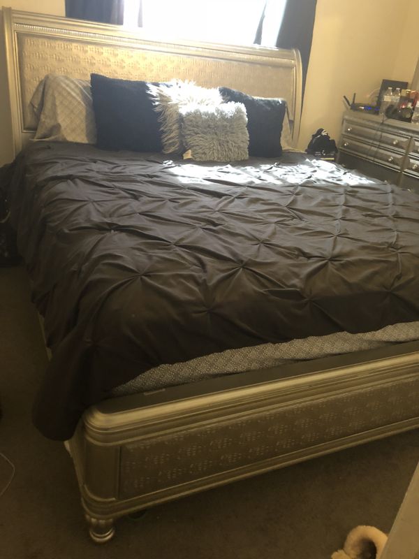 Glam Cal King Bed Frame Only No Mattress Dresser Mirror 2 Night Glam Cal King Bed Frame Only No Mattress Dresser Mirror 2 Night Stands Furniture In Bakersfield Ca Offerup