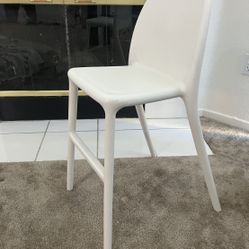 IKEA URBAN Chair – White (Lightweight / Easy to Clean)