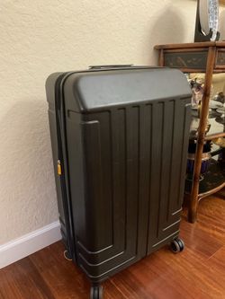 Lucas suitcase luggage