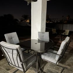 4 Pieces Patio Table