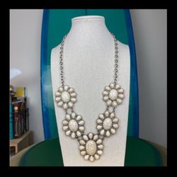 Cute Floral Statement Necklace – Cream & Silver (Costume Jewelry!) 