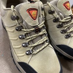 Women’s hiking shoes