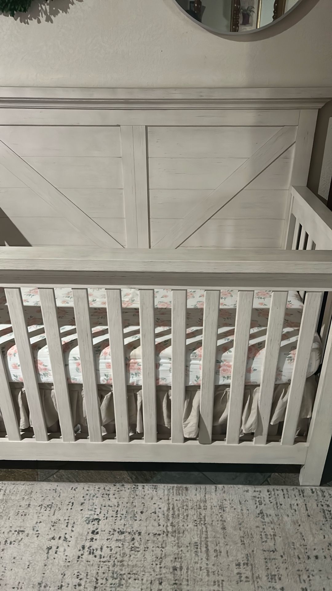 Baby crib almost new original wood