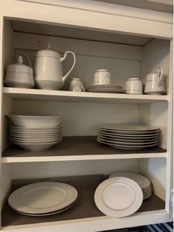 36-Piece Dinnerware Set