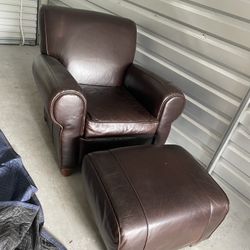 Pottery Barn Manhattan Roll Arm Chair Leather W/ Ottoman 