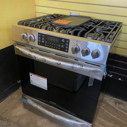 New Frigidaire Gallery 5 Burner Gas Slide In Stove 30ā Wide