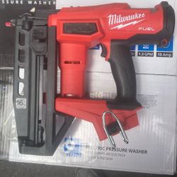 Brand New Miluakee Cordless 16 Ga Straight Nailer
