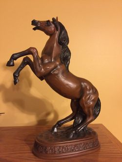 14" beautiful horse statue