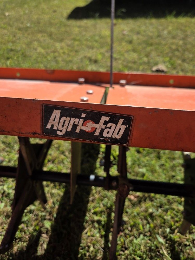 Agrifab Lawn Air raider