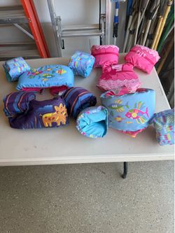 Childs water floaties