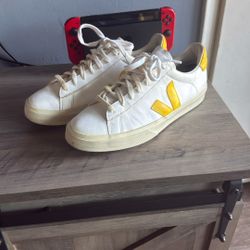  Veja Size 11 $75 Shoes 