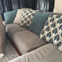 GREY COUCH FOR SALE WITH THROW PILLOWS