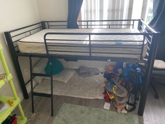 Full size raised bed w/mattress