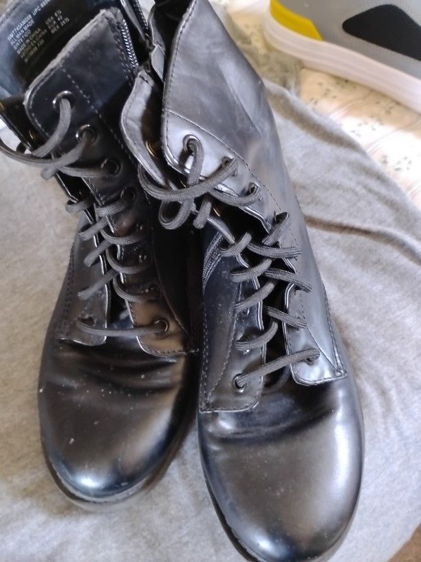 Black Ladies Boots
