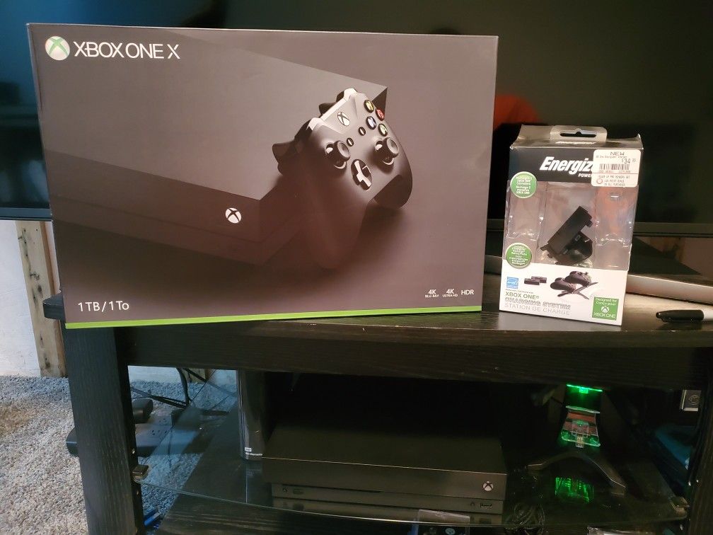 LIKE NEW Xbox One X 1 TB w/ Extras!