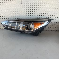 2018-2020 Hyundai Elantra Gt Headlight Driver Side