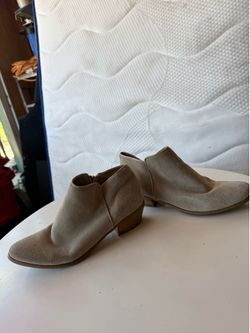 Suede Crown vintage booties size 7.5