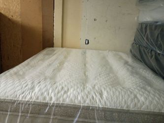 ✨✨✨$999 cali King chateau available $999 ✨✨✨