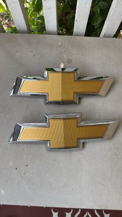 Chevy Silverado emblem for grill and tailgate
