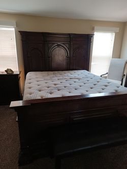 Queen Bedroom Set
