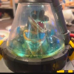 Beast Lab Glow-in-the-Dark Reptile Beast Creator 80+ Lights Sounds Base & Figure Alligator 