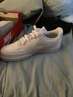 Women’s Nike Shoes(New) Size 8.5