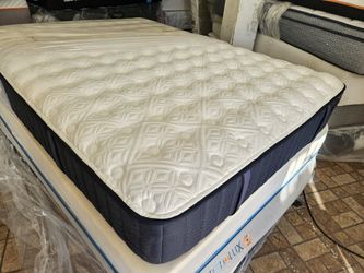 Mattress Set Size  Queen 