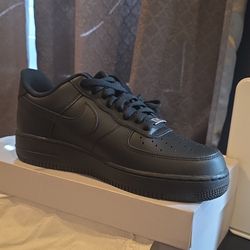 Nike Air Force 1 Tripple Black NEW w/box