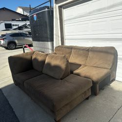 Free Brown Sectional Couch – Man Cave / Garage Sofa – Curb Alert