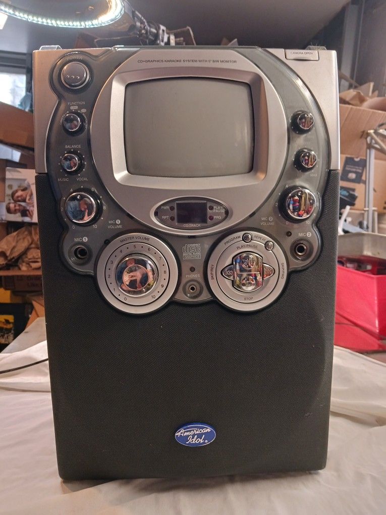 KARAOKE Machine. American Idol.