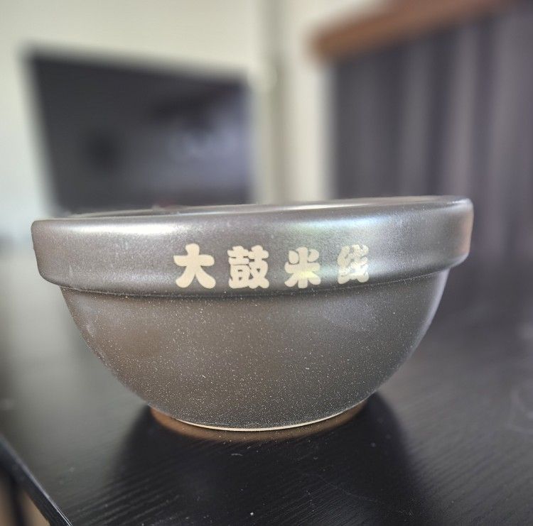 The Plate Is Deep Made of Clay) Pottery Plate